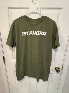 1st Phorm men’s short sleeve logo T-shirt in olive green, size Large.